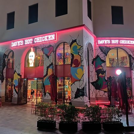 The Aero Hostel Dubai Exterior foto